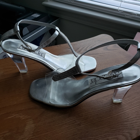 Shoes - Picture 2 of 5